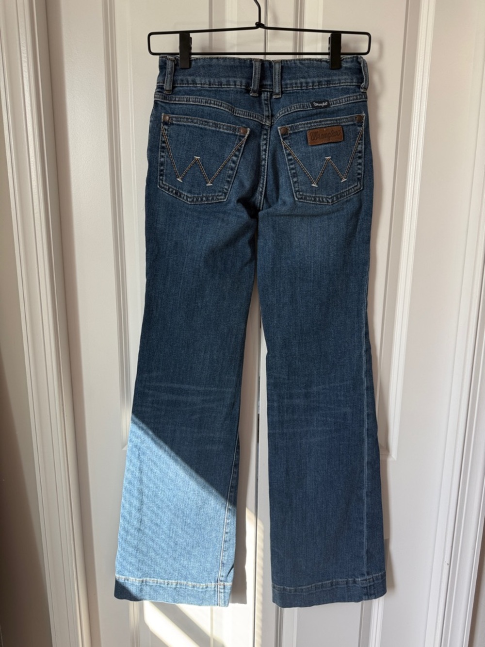 Wrangler Two-Tone Wide-Leg Jeans in Dark Blue - Picture 3 of 5